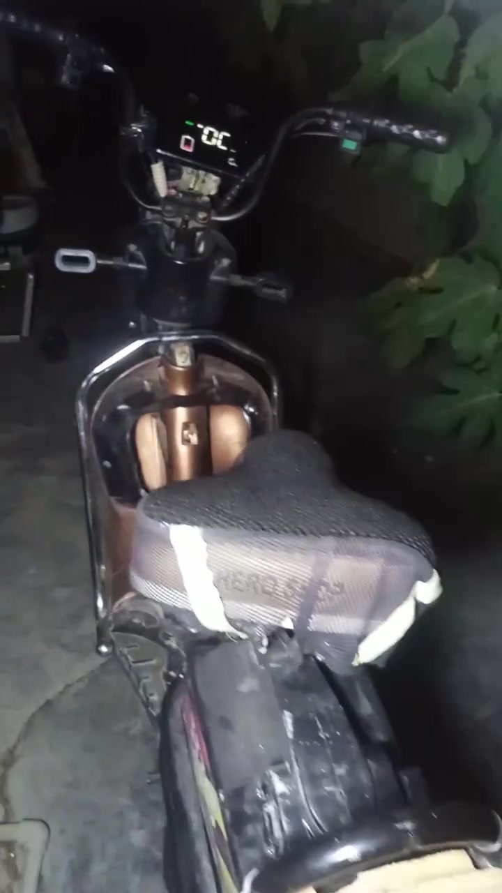 باسكل شحن مستعجل على بيعته  باسكل نضيف او لايتات +هورن +لايتات الوره كله شغل باسكل كلشي مابي فقط 

يحتاج بطاريات بسكل نضيف   باسكل حساساساة كله شغاله 

او بلتوثو شغال او سويج او جان بي تشغيل ععن بعدباسكل 
 
مايتفوت تايرات جداد ثنينهم  او كشن جديد او جوابه ثنين جدد  
 
السعر 80د. ع اوبي مجال للطيبين  

«{للستفسار}»

متواجد خاص /

او وتساب. رقم /***********

او مكالمه على الزين /***********
