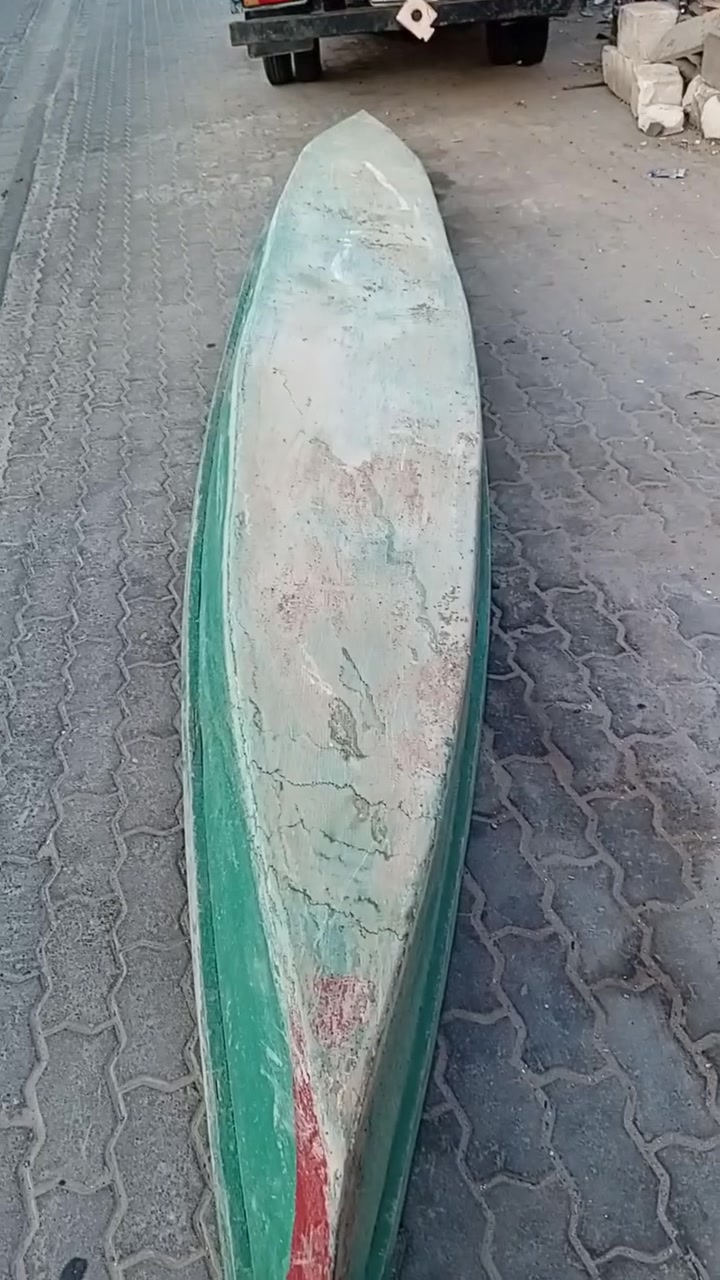 سلام عليكم هوري للبيع عنواني بصره قبله قرب البريد على الشارع طول ٥ متر تسكام معدل سعره ١٥٠ اتصال***********
