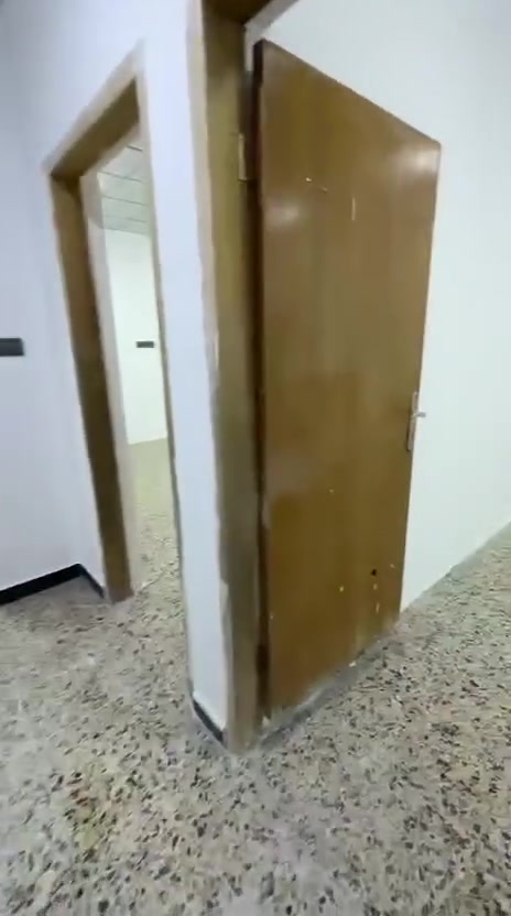 شقه للايجار القبله حي جامعه  قرب روضة ماما امونه أرضية غرفتين وصاله مطبخ حمامات الايجار 500
شامل جور الماي والكهرباء مطلوب عائلة صغيرة
عقارات حيدر القاسم 
***********
شقه للايجار القبله حي جامعه  قرب روضة ماما امونه أرضية غرفتين وصاله مطبخ حمامات الايجار 500
