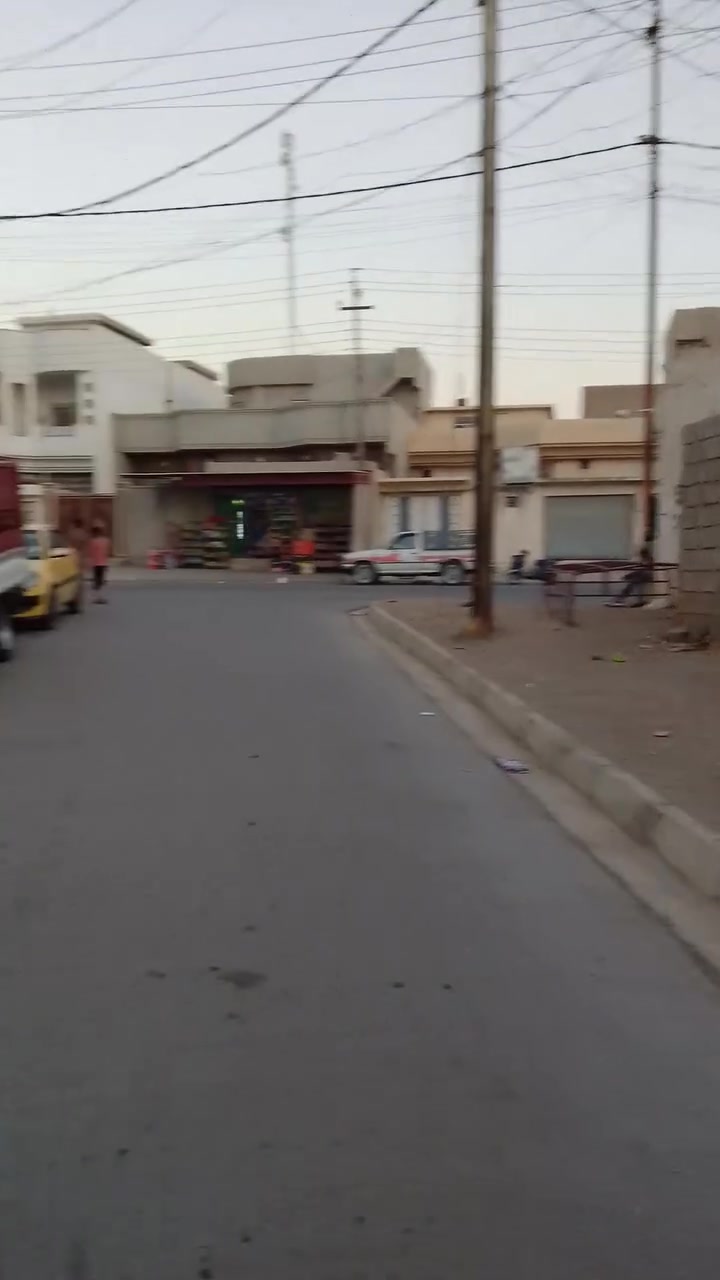 بيت للبيع رجم حديد قرب شارع عشرين السعر 42 مساحه 100 مترا ارض بيضه بنص الملك كشف طلع علينا ***********
