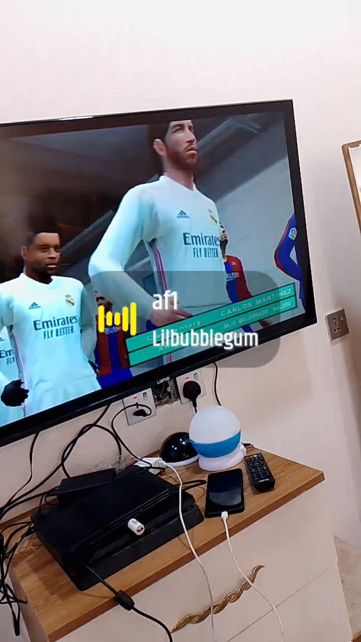 جهاز بلي تو للبيع بنظافة مية بالمية بل باكيت ويشتغل على فلاش 64 كيكا متروس من أحلى وأقوى الألعاب وجاهز للتشغيل  شرط فحص لا يحمى ولا يفصل، ومحمل بأقوى العناوين الكلاسيكية مثل تكن وبيس وغود أوف فور وسان أندرياس  ويجي وياه كامل ملحقاته  السعر 60وتوصيل مجاني


**إذا كنت صاحب هذا الإعلان وتريد حذفه لأي سبب، رجاءا أرسل رسالة إلى الدعم الفني**