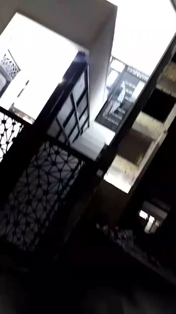 للايجار بالحمدانية الزراعي شارع تبليط قريب على الشارع العام ب٤٥٠قفل ***********
