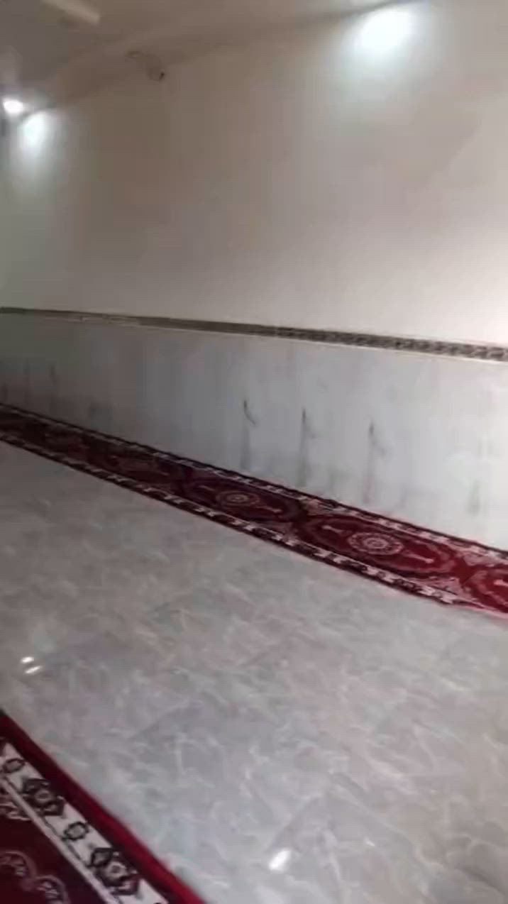 سلام عليكم ورحمة الله بيت البيع
المساحه 300 متر بيت بناه جديد الفين 2023 البناء تلث غرف + دوانيه مساحه 9x5 الصاله 9x6 الغرف كبار معه قطعه مساحه 125 متر العنوان دوانم دور النفط
ملاحظه بناء طابوك رقم تصال *********** //***********
