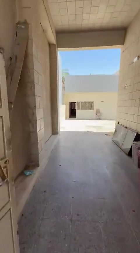بيت للايجار العامرية تجاري سكني شارع المنظمة موقع مميز مساحته300م 3غرف صالةومطبخ خدمات ايجاره مليون وربع
***********
