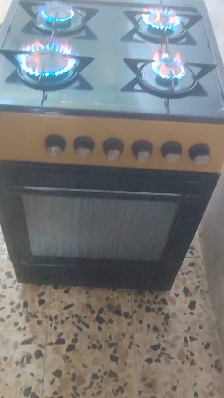 طباخ للبيع نضيف شوفت عينك السعر ١٠٠  مكاني الحيانيه دور الشرطه ***********
