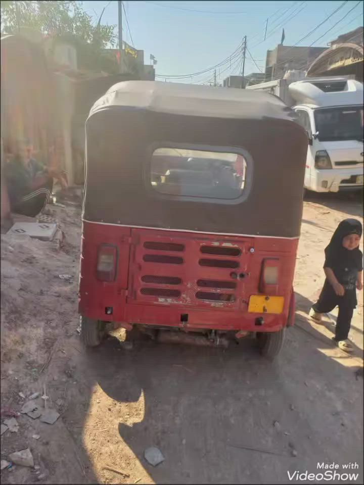 سلام عليكم تكتك باجاج للبيع مديل ١٧ مكينه ١٩ جديده اليات كلها جديده بغداد الكماليه رقم *********** اتصل ودلل
