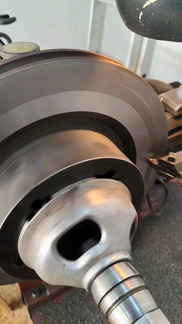 نقدم لكم خدمة تصفية الفلنكات لجميع أنواع السيارات بدقة عالية 🚗 بأحدث الأجهزة الأمريكية المتطورة ⚙️. تجدوننا في شارع كراج بغداد، مقابل حسن رحم، بجانب مجمع بلاسم الموسوي. يسعدنا تواصلكم على 📞 *********** ✨. #صيانة_سيارات #فلنجات

