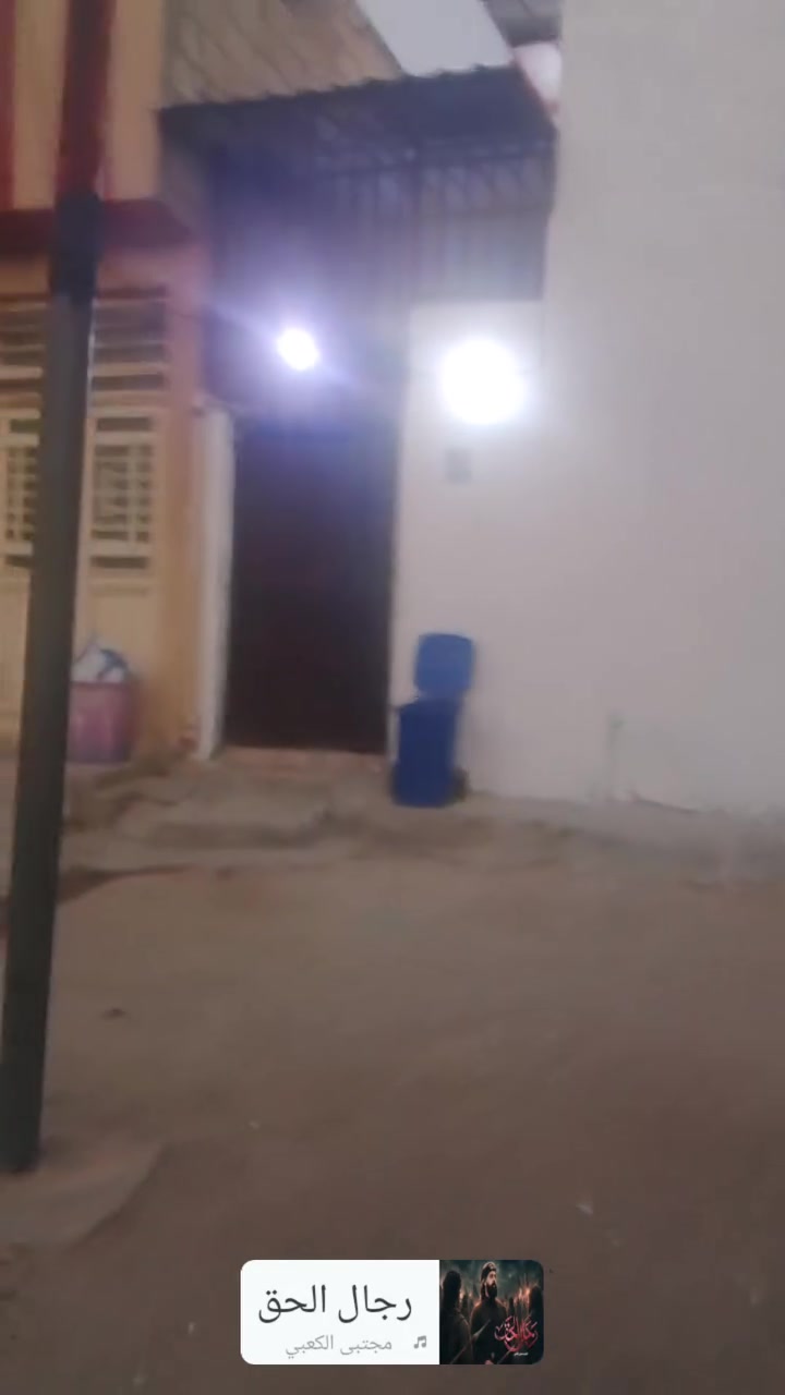 السلام عليكم بيت مناسب بيع مستعجل 50 متر غرفه وصاله ومطبخ وصحيات طابق واحد *********** الاستفسار اتصال عل رقم سعر 35 وبي مجال
