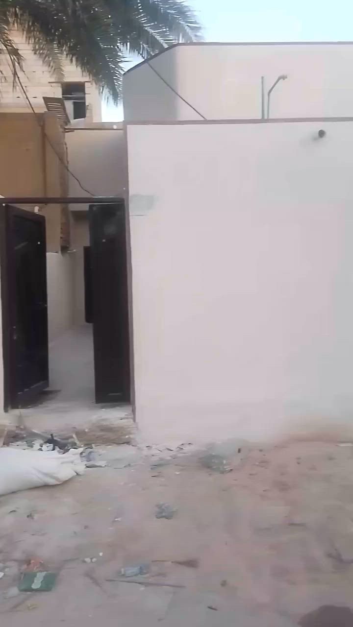 بيت البيع 100م طابق ونص عكاده حي العسكري قطاع ١٥ بضهر تجاري وعالي عن شارع يم  كراج كيات موقع كلش حلو سعره 90 بيه مجال لاستفسار على هاذ رقم ***********
