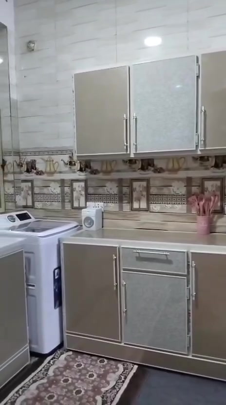 سلام عليكم بيت للبيع زراعي العبيدي خلف البانزين خانه المساحه 80 متر طابقين ونص كامل كيزر اثنين مغاسل تانكي كامل اي نقص مابي سعر ١١٠

للاستفسار الاتصال على الرقم ***********
