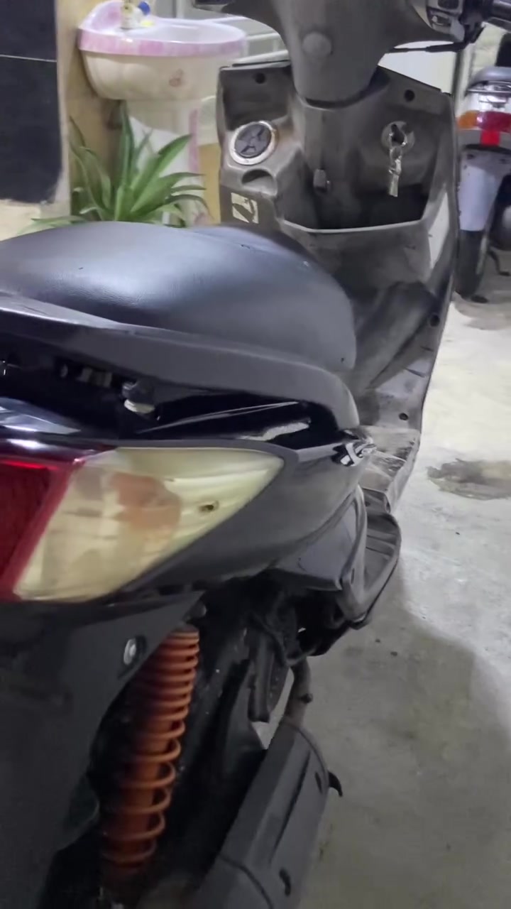 سلام عليكم دراجه سكنس فحل خير من اللّٰه شلعه معدله دراجه امرتبه ونضيفه مكان بغداد سعر 600وبيها مجال
بسيط رقمي ***********
