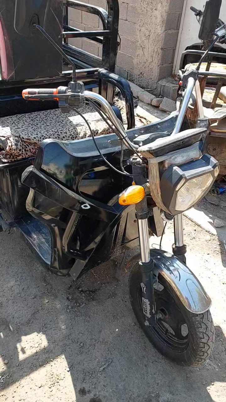 البيع مابيه اي نقص جاهزه بطاريات كبار الحجم الكبير موديل 2025 سعر 950 سكن بغداد متواجد خاص او هاذه رقمي تحياتي ***********
