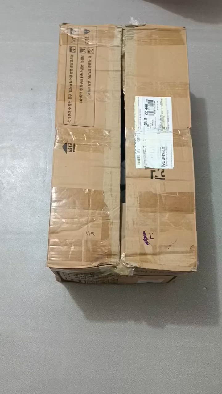 السعر 300 الف ربع السعر 
هذا نظام غوص بدون خزان (Tankless Diving System) محمول وقابل لإعادة الشحن، مصمم لتوفير هواء سطحـي للمتنفس.هذا نظام غوص بدون خزان (Tankless Diving System) محمول وقابل لإعادة الشحن، مصمم لتوفير هواء سطحـي للمتنفس.يتميز بضاغط هواء مقاوم للماء (Waterproof Air Compressor) يمكنه توفير هواء عند عمق يصل إلى 7 أمتار (حوالي 23 قدم).تتضمن المجموعة خلوماً طويلاً، وحزاماً، وفلتر كربون نشط لتنقية الهواء، وحقيبة حمل لتسهيل التنقل.يعمل ببطارية قابلة للاستبدال توفر تشغيلاً مستمراً يتراوح بين 50 إلى 60 دقيقة تقريباً


**إذا كنت صاحب هذا الإعلان وتريد حذفه لأي سبب، رجاءا أرسل رسالة إلى الدعم الفني**