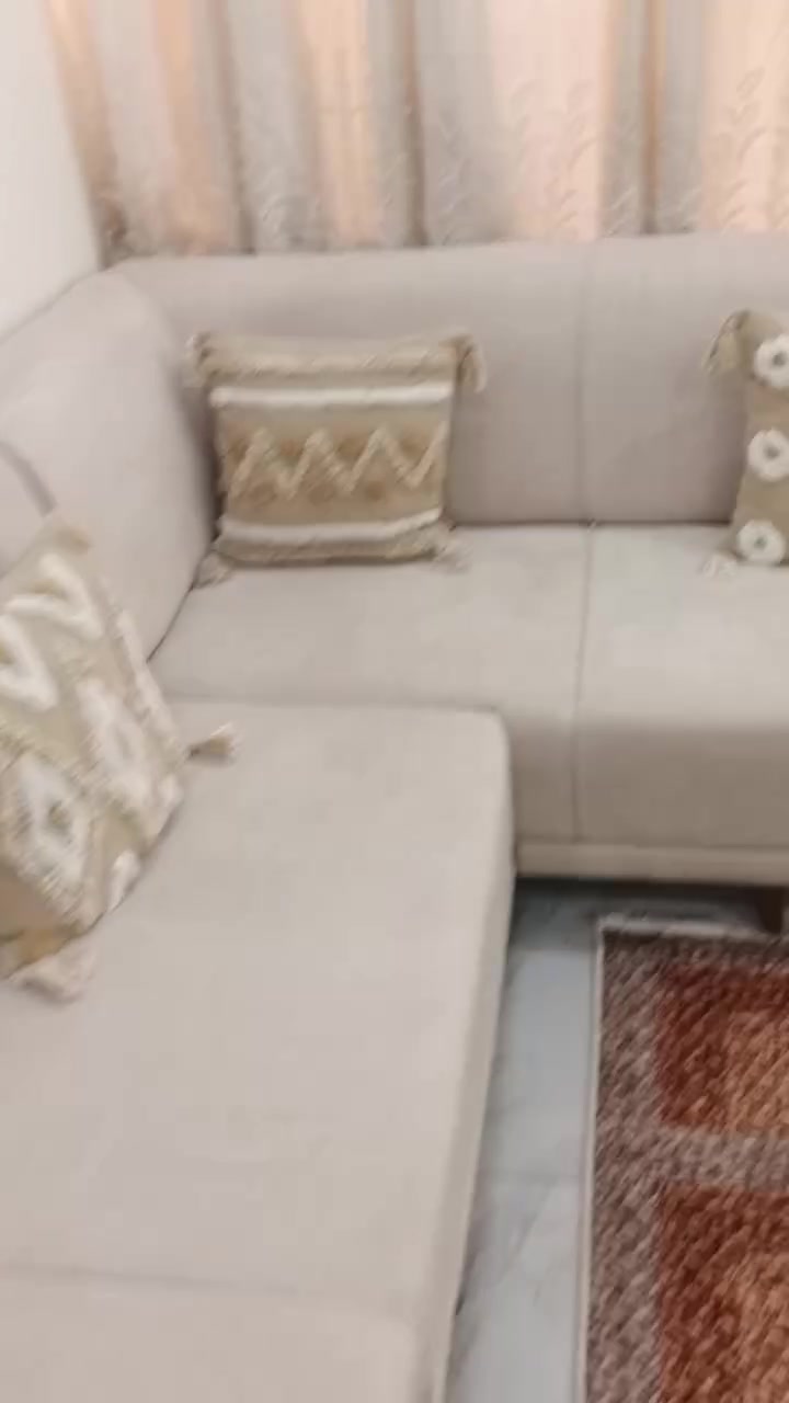 السلام عليكم عندي كورنر شغل عراقي مستخدم قليل والله سعره 500 مكاني شهداء البياع للاستفسار***********
