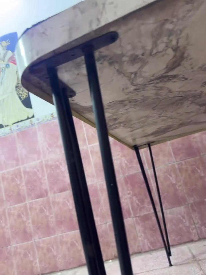 ميز طعام بدون كراسي واضح بالصور والفيديو مستخدم رايده ب 25 الف
حي القاهرة قرب الجسر الجديد
***********
