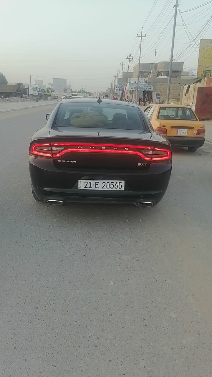 السلام عليكم سياره تشارجر موديل 2016 سياره كفاله من الصبغ والضربه بيها بالشاملغ الامامي مرشوش رش بدون ضربه*********** سياره جديده
