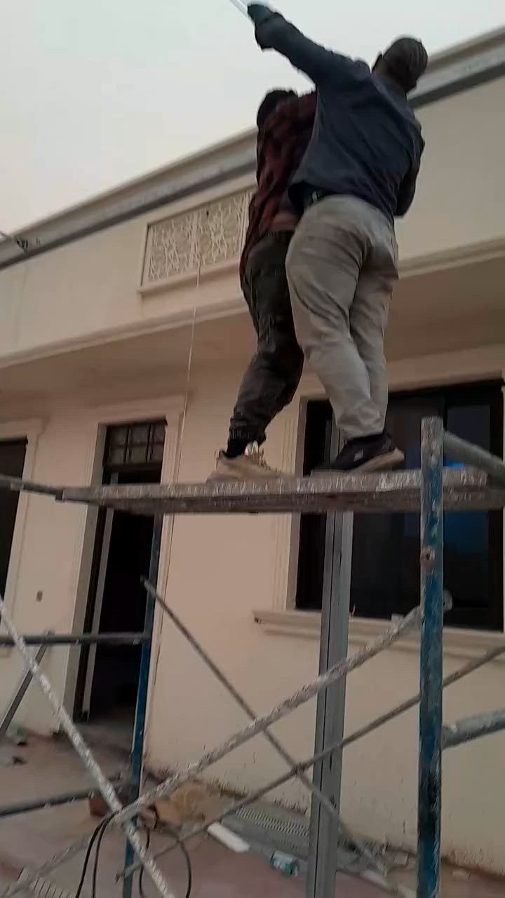 حداد متفرغ حداده عامه بغداد السباع 
*********** 
تم بفضل الله انجاز سقيفه قماش سحب فتح وغلق 
ابعاد ١٧×٢٢
