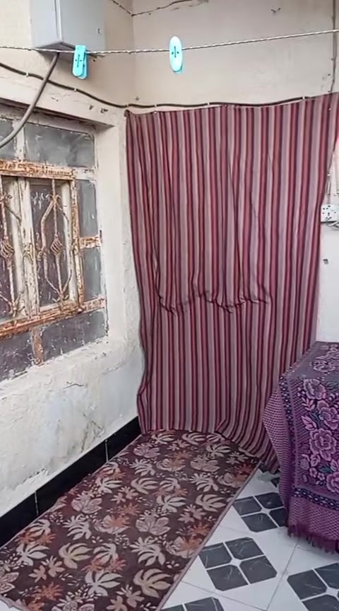 للبيع خيار بصره قضاء ابو الخصيب الشارع العامل بيت البيت وقف سني مسجل السعر 28 مليونه مساحه 100 متر صبه كونكريت عنوان بصره هذا رقم التليفون***********
