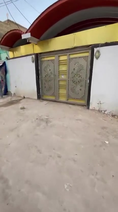 بيت للبيع او المراوس حسب القناعه
بيت 200 متر بلديه مشتغل معاملته بيدي وكملتها باسمي واصل للتقيم فقط بس يتقيم بعد 
موقع البيت كلش قريب وممتاز 
بجانب مدارس الفرقان 
بشارع مالك الاشتر 
يعني قريب ع شارع كربلا وقريب على شارع 60 العرضي وقريب على شارع الكفيل مبني وكامل كله سيراميك وكاشي درجه اولى 
مسكف سكيبان الكراج 
الاستقبال 6×4 
مطبخ 5×4
الصاله 10×4
3 غرف نوم 4×5 
صحيات داخليه وخارجيه 
البيت معروض ب 90 وقابل للتفاوض 
*********** اتصال او واتساب
