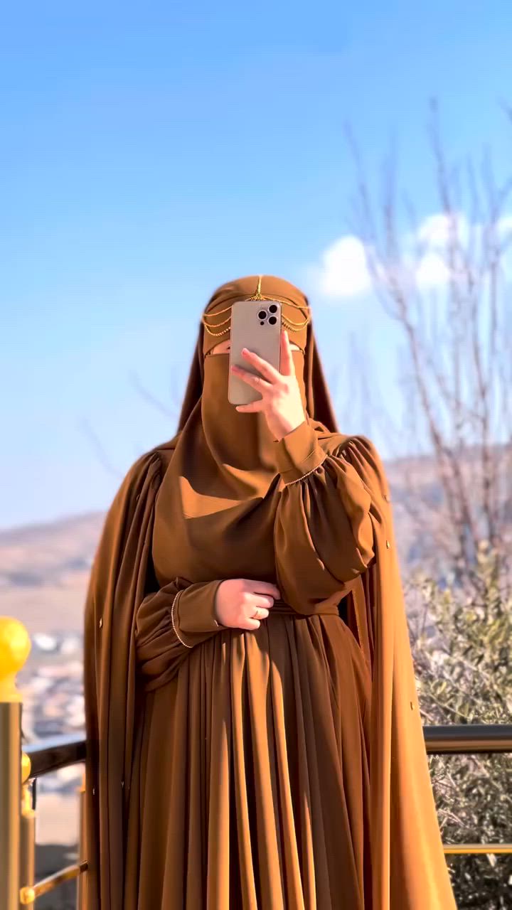 لهالمرة حضرنالكم هذا الموديل الجديد بتصميم خاص ومميز، للي يدورون دائماً عن الاختلاف والتميز 😍

قماش راقي ومريح 
فصالة وخياطة احترافية 

~~~~~~~~~~~~~
بۆ ئەمجارە ئەم مۆدێلە نوێیەمان بە دیزاینێکی تایبەت و ناوازە بۆ ئامادەکردوون  ،بۆ ئەوانەی هەمیشە بەدوای جیاوازیدا دەگەڕێن😍

قوماشی نایاب و ئارام 
بڕین و دوورینێکی پڕۆفیشناڵ 

بؤ داواكردن تامة بنيرن
 للطلب ارسال رسالة 🖤
لدينا توصيل لجميع محافضات العراق
گةياندن بةردةستة بؤ هةموو شارةكان
Hejabi Jody


**إذا كنت صاحب هذا الإعلان وتريد حذفه لأي سبب، رجاءا أرسل رسالة إلى الدعم الفني**
