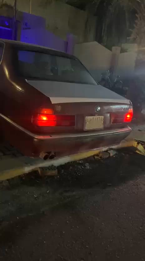 BMW🇩🇪 

بي ام : 740 محور مكينه 35 :، 6 سلندر🇩🇪
رقم انبار مشروع وطني شرط التحويل والغرامات سنويه لل 2028
كلشي بيها شغال تبريد شغال ويه السويج + يرادلها فقط صبغ نضافة الكشر 70٪ تايرات نص عمر
فتحه سقف طكتين كشنات كهرباء فول مواصفات
كير ومكينه شرط
السعر مناسب جدآ 35$

مكاني سامراء
للتواصل *********** 📞📲
