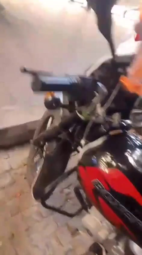 السلام عليكم بوكسر 2023 للبيع مرقمه بأسمي تحويل ثاني يوم رقم بغداد انكليزي هزه جديده المكينه مفتوحه سعر 2200 مكاني بغداد الكرخ ***********
