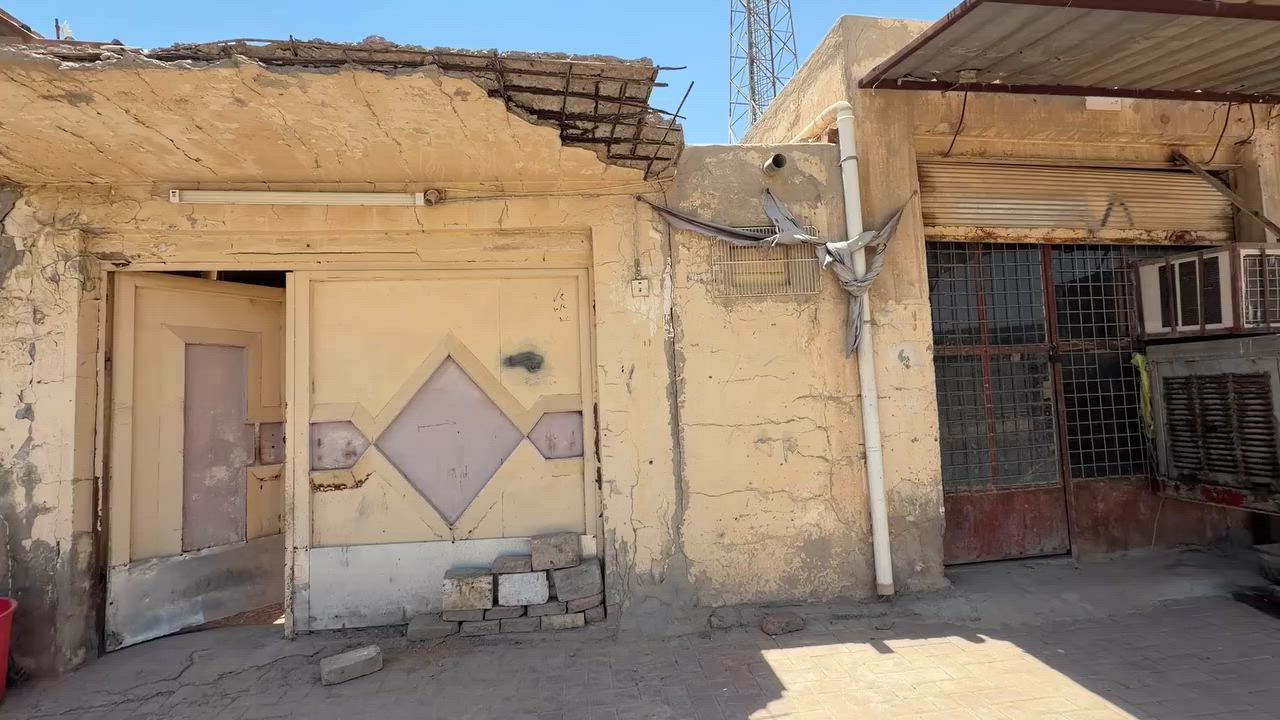 ن
📍 الموقع: حي النعمان
📐 المساحة: 200 متر

🏠 مواصفات البيت:

* بناء طابوق
* الأساس كونكريت
* السقف كونكريت
* البيت مرتب وجاهز للسكن
* يحتوي على محلين (عدد 2)
* غرفتين (عدد 2)
* استقبال
* هول
* مطبخ

💰 السعر: خاص

📞 للاستفسار أكثر:
***********

للتواصل الاتصال مباشرة على الرقم أعلاه أو مراسلة الصفحة
