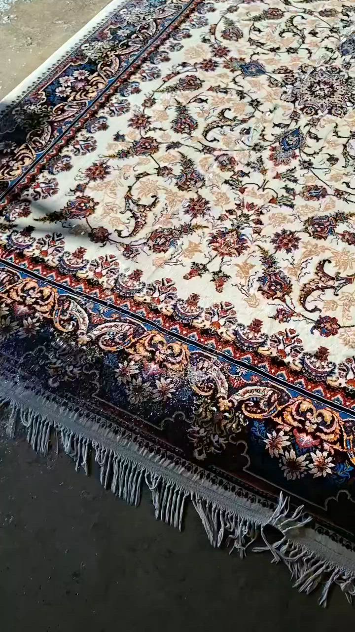جوانترین شۆردنی فەرش ومافور کومبار و بەتانی شۆردنی تەنکی و ناوماڵ و قەنەفە بەجوانترین شێوە .ژم *********** ***********
