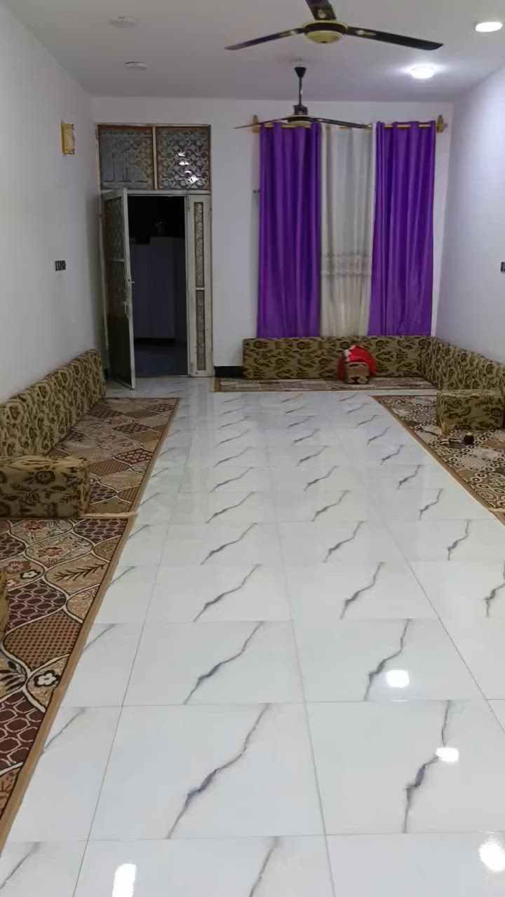 سلام عليكم الدار للبيع الناصريه مركز مدينه الصدر خلف الروف نزله المختار قرب الحولي الجديد مساحه 1000 متر البناء 300 الباقي كدام البيت 
ماي كهربائ مجاري مئسس بيت جاهز ع الآخر حبايه بناء 2023 بلوك عكاده كله درجه أولى ماعوزه أي شي سعر 80 وبي مجال الاستفسار اتصل ‏‪***********‬‏ اني مكلف ربي يحفظكم
