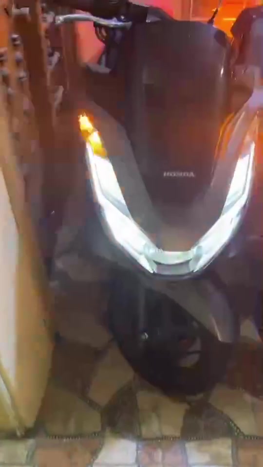 السلام عليكم دراجه pcx ياباني ماشيه 18 الف دراجه رمبه نزله مغلفه بي بي اف
بيه شخوط قليله بغداد ***********

