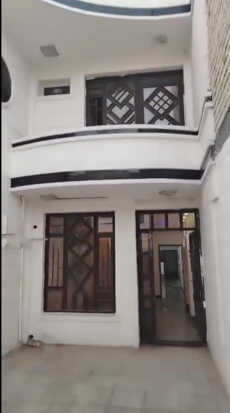 السلام عليكم
بيت للايجار الطابق الارضي صاله ومطبخ وصحيات

الطابق الثاني غرفتين نوم

وبيتونه وسطح

موقع الدار شارع البداله 

ايجاره ٦٠٠ الف

للاستفسار

***********

موجود واتس
