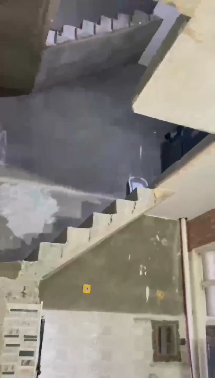 بيت طابقين 
الدار للبيع طابو زراعي سند 25 سند منفصل لا مشاع ولا اسهم  البلديات حي الامير 
المساحه 150 متر 6*25
طابقين نفس الخريطه 3 غرف نوم 3 حمامات صاله عدد 2 مطبخ عدد 2
منطقه تبليط ومي ومجاري وكهرباء ومدارس قريبه للاستفسار
***********