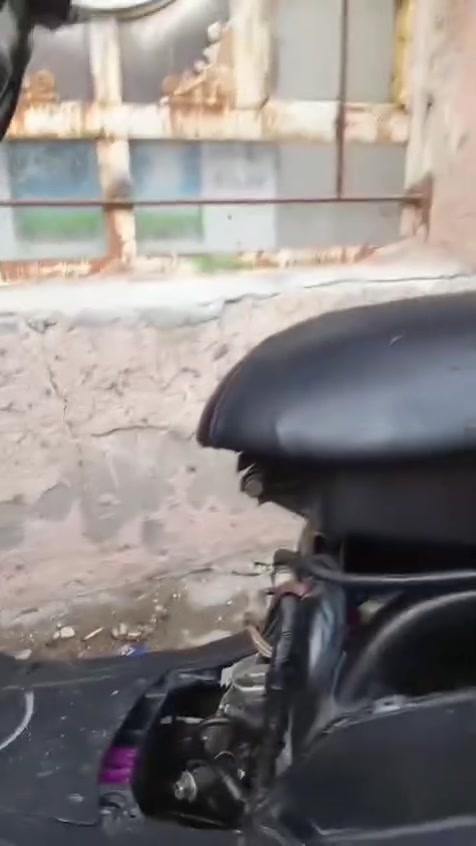سلام عليكم دراجه ماكس عدله بيها خيط تبخير ويرادله ترتيبات رايدها ب 300 وبيها مجال والمو شراي لا يراسل ويطبق مكاني بصره قديمه (***********) هذا الرقم واتس فقط
