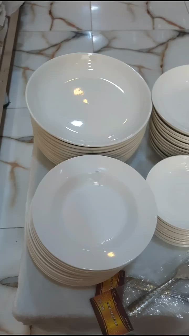 🍽️ هيبة السفرة تبدأ من "طقم الفرفوري الأبيض"! 🍽️

​تريدين سفرة تفتح النفس وتبيض الوجه كدام الضيوف؟ 
سنتر الزاملي للمواد المنزلية و الهدايا 
 جابلچ الحل الأمثل والأرقى!

​وصلنا طقم فرفوري أبيض سياحي ملكي متكامل 84 قطعة، البساطة، الفخامة، والعملية اللي تحتاجينها بكل يوم، طقم يجمع بين المظهر الراقي والعملية ليناسب كل الوجبات والعزائم.

​✨ مميزات هذا الطقم الفخم :

✅​متين و قوي: مصمم ليدوم طويلاً ويتحمل الاستخدام اليومي المكثف.

✅​آمن في غسالة الصحون: سهل التنظيف ومثالي للاستخدام المريح دون قلق.

✅​آمن للاستخدام اليومي: خامات صحية وآمنة تماماً لعائلتكِ.

✅​لون أبيض ناصع لامع يدوم: يحافظ على بريقه وجودته ولا يتغير مع مرور الوقت.

​📦 مكونات الطقم المتكامل (84 قطعة):

​🔹 12 قطعة ماعون حجم 10 (كبير)
​🔹 12 قطعة ماعون حجم 8 (وسط)
​🔹 12 قطعة ماعون مرگة حجم 8
​🔹 12 قطعة ماعون حلاوة صغير
​🔹 12 قطعة كاسات شوربة صغيرة
​🔹 12 قطعة ملعقة طعام
​🔹 12 قطعة شوكة طعام

​💰 السعر التنافسي:
​احصلي على الطقم الكامل الآن فقط بـ 50.000 دينار عراقي!

​📍 العنوان:
​تفضلوا بزيارتنا لتسوق أفضل المواد المنزلية والهدايا:
📌 الكوت - الخاجية - شارع 40 - مقابل ماركت علي الطائي

#مواد_منزلية #هدايا #اجهزة_كهربائية #مستحضرات_تجميل #منتجات_العناية_بالبشرة


**إذا كنت صاحب هذا الإعلان وتريد حذفه لأي سبب، رجاءا أرسل رسالة إلى الدعم الفني**