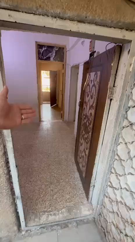 شقه طابق اول للايجار بشارع عشريه قرب ثانويه النعمان تحتوي غرفتين نوم وهول ومطبخ وخدمات عوائل فقط ايجار 350 ألــف📞***********
