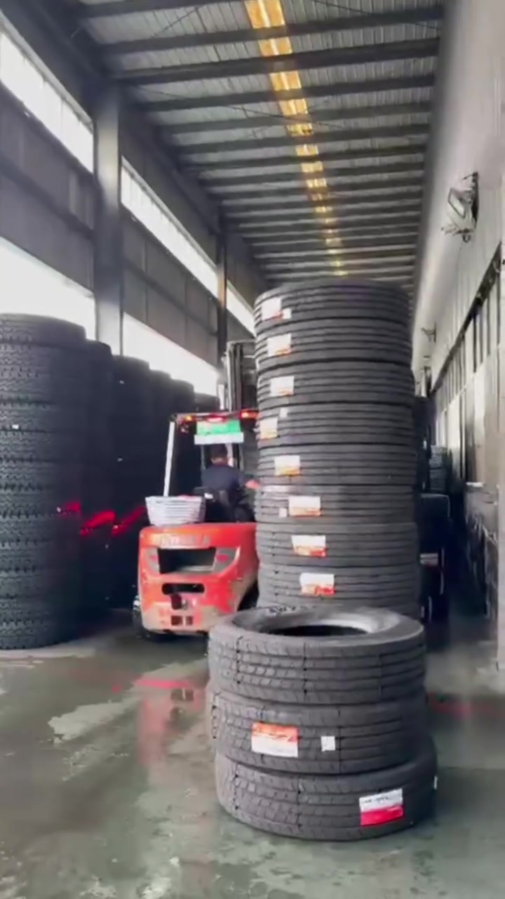 🟧 __ شركة جبل اليمان للشحن والتجارة الدولية__ 🚛

الزبائن الكرام، 

يسر _شركة جبل اليمان_ أن تعلن عن استمرارها في تقديم *خدمة الشراء بالجملة من الصين* بكفاءة واحترافية.

*خدماتنا تشمل:*
1.  *الشراء من المواقع الصينية* مثل: Alibaba - 1688 وجميع المنصات الموثوقة
2.  *الوساطة بين الموردين والزبائن* وضمان أفضل الأسعار وأعلى جودة
3.  *إكمال عملية دفع المبالغ المترتبة* للموردين نيابة عنكم
4.  *تصوير البضائع في المستودع* قبل الشحن للتأكد من المطابقة
5.  *تقديم النصائح والاستشارات* للزبائن لاختيار المنتجات الرابحة

🎥 _الفيديو التالي_ جانب من عملية *شراء حاوية إطارات سيارات* كاملة لأحد زبائننا الكرام في *أربيل*، وتم شحنها بنجاح إلى العراق عبر خدماتنا البحرية.

نحن في _جبل اليمان_ نلتزم بتسهيل تجارتكم من الصين إلى العراق بخطوات واضحة وشفافية كاملة.

للاستفسار وطلب عرض سعر:  
_العراق:_ ***********  
_الإمارات:_ +971 52 969 7561  
_الصين:_ +86 183 6790 2214  
📧 info@jabalalyman.com  
‏تابع قناة شركة جبل اليمان في واتساب: https://whatsapp.com/channel/0029VaXC7ncJJhzP0raxXW37

#جبل_اليمان #الاستيراد_من_الصين #الشحن_إلى_العراق #شراء_بالجملة
 #ترند #ريلز #شراء #شحن #تسوق #علي_بابا #1688 #تاوباو #الصين #العراق #مضيق_هرمز #فيديو #reels
