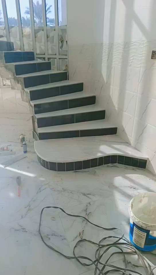 خلفه متفرق حالين شغل داخل ل عامريه
‏‪***********‬‏
