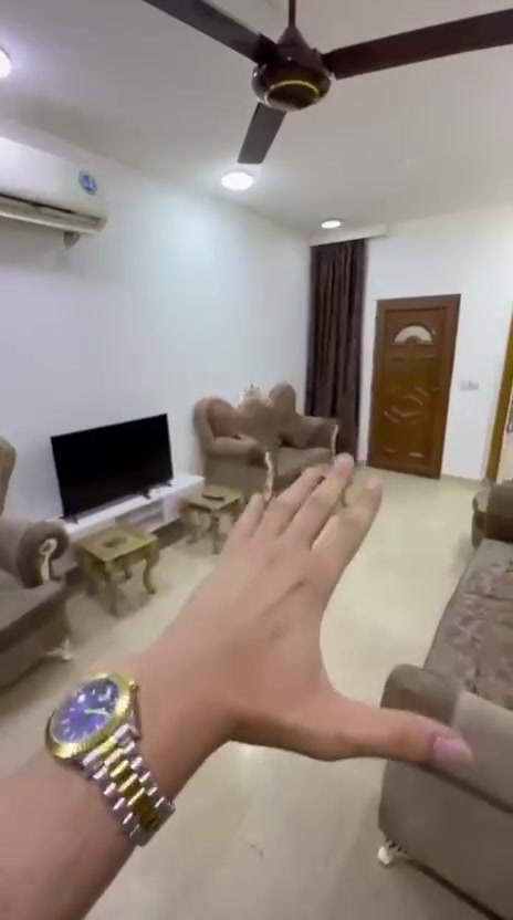 شقة مؤثثة كبيرة للايجار في المنصور ب٧٥٠$
صالة مطبخ هول وغرفتين نوم
للاستفسار 
***********
