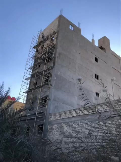 السلام عليكم عماره للبيع بسم صاحب الملك رسمي مباشر ست طوابق شقق كربلاء شارع الإمام الصاظق دقيقه عن صاحب الزمان ع تصميم مصعد 104م هاذا رقمي السعر 900وبيها مجال للشراي التفاصيل
مساحه القطعه  104
كل طابق فيه شقتين 
شقه غرفه وصاله ومطبخ اوبن وصحيات شرقي وغربي
الشقه الثانيه غرفتين وصاله ومطبخ ابن مفتوح وصحيات شرقي وغربي
نظام مصعد كهربائي
ماء ومجاري كامل
مقطع مع جراجيب الخشب
الطابق الارضي غرفتين وحده من الغرف فيه صحيات
وصاله كبيره من ظمنها مطبخ وصحيات بالصاله خلف المصعد
6 طوابق 
ويوجد اكثر من 300 صور مراحل العمل  وهذا رقمي ***********7
