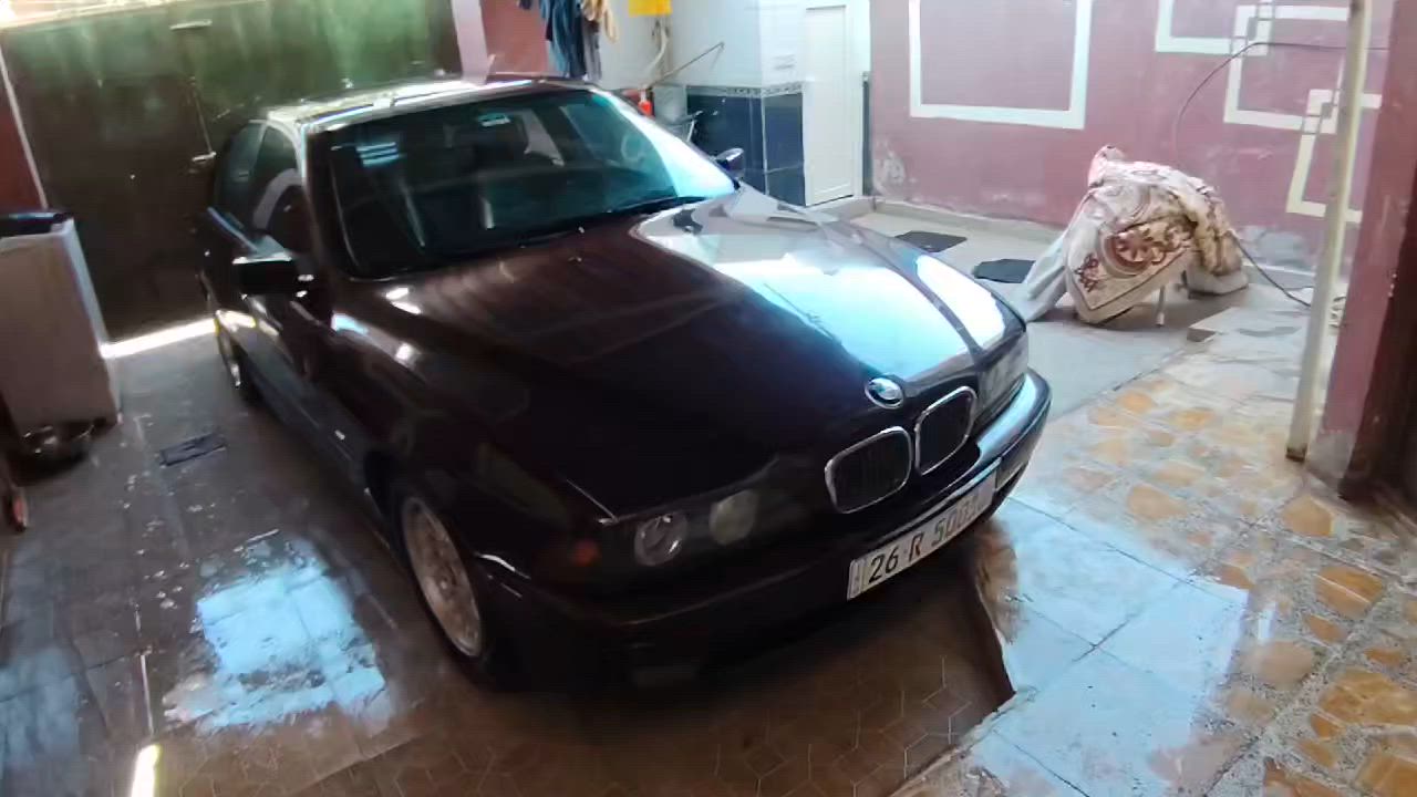 سلام عليكم BMW موديل 98 للبيع سيارة حلوه نقصها صدر نص عمر والبنكه مال التبريد مصبوغه حزام بس ابيع صبغ عام مكان سامراء *********** السعر 85
