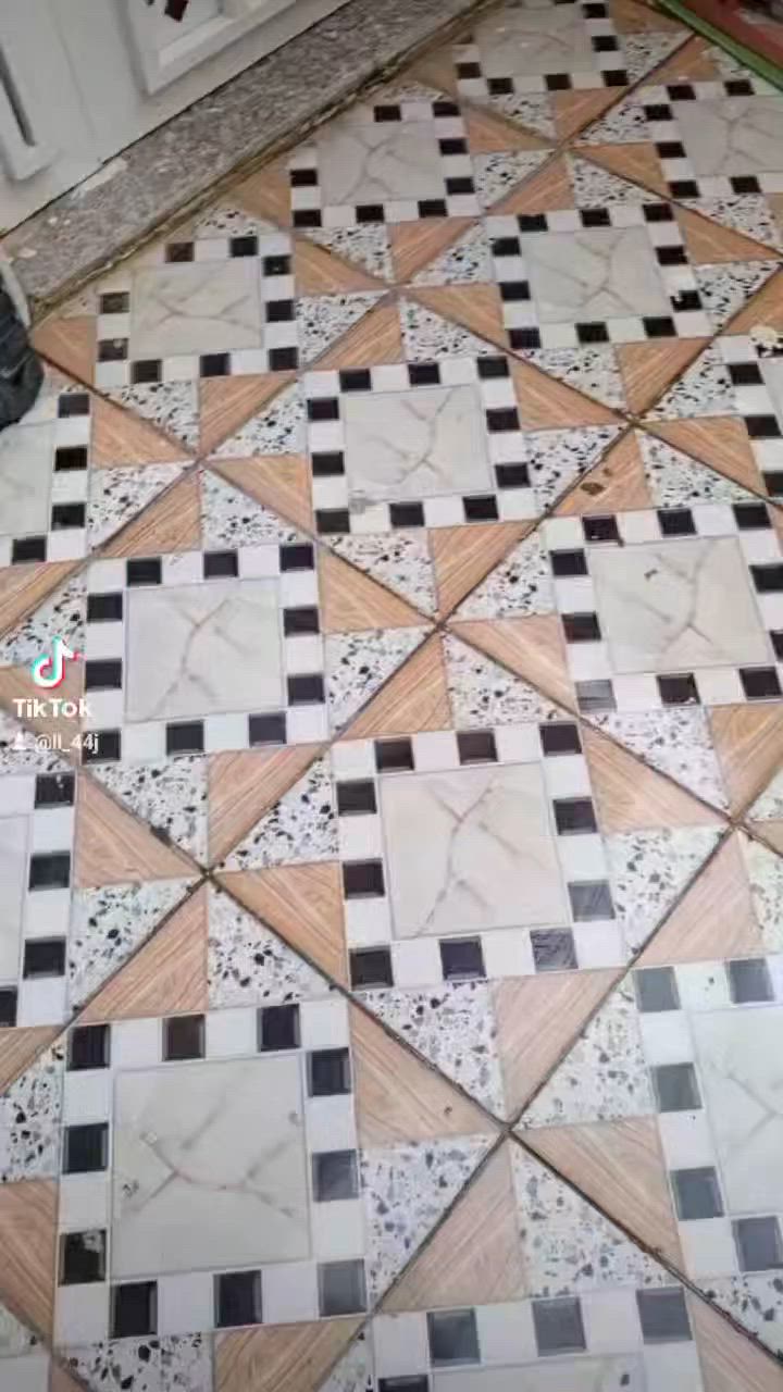 بيت للبيع مساحته ١١٠ متر طابو زراعي سند ٢٥ يتكون من طابقين بي غرفتين وصالتين واستقبال ومطبخ وصحيات داخلية وخارجية بناء البيت طابوق كونكريت مسلح وسيراميك العنوان الصياغ مجاور مدرسة انكيدو الاهليه فرع الحداد
للاستفسار الاتصال على الرقم ***********
