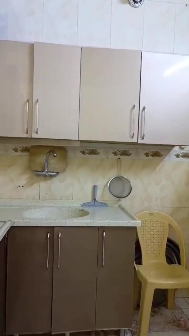 للبيع مستعجل سعر ٣٠٠ الف للتواصل واتساب  ***********
