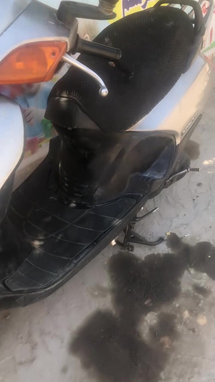 اعيد النشر بسبب الوعد الكاذبة يكلي امسح المنشور جايك وميجي السلام عليكم دراجه سبيسي ياباني درجه حلوه ونضيف محرك اخرس ناعم كهرباء شغاله نقص ققل جنطه السعر ٣٧٥ مكاني بغداد البياع  واتساب ***********
