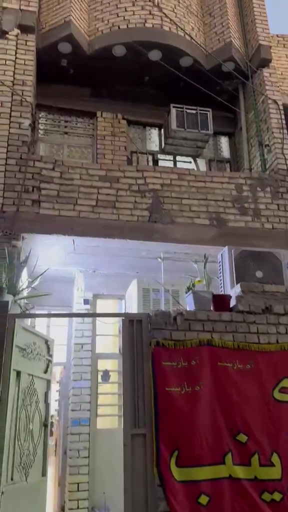 السلام عليكم عندي بيت ٨٠ متر واجهه اربعه ونزال ٢٠ بيت جديد بناء جديد سند ٢٥ زراعي للبيع بأسمي البيت للأستفتسار ***********
