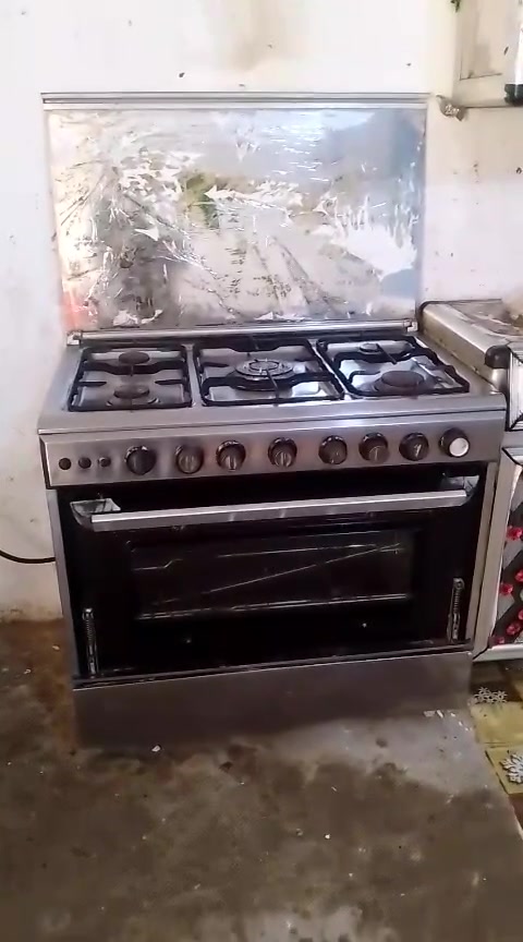 البيع طباخ حجم كبير الصلي الصلي الصلي البسوك موجودات تقليد هذا  طباخ  
1_عيون طباخ جديد 
2-شقالات عيون طباخ ونار زركه وقويه 
3-الفرن شقال 
4-غراض الفرن كلهن موجودات ويه مثلن  
1 -شيش مشوايه دجاج 
2-صينيه شوي سمك  
3-معه اضافه صينيه كيك 
 العلم طباخ اخو جديد ونضيف انضف من صوره  
 سعر طباخ 170 الف وبي مجال   
العنوان البصره زبير حي شهدا  
رقم الهتف ***********  واتساب فقط 
وانا بل خدمه
