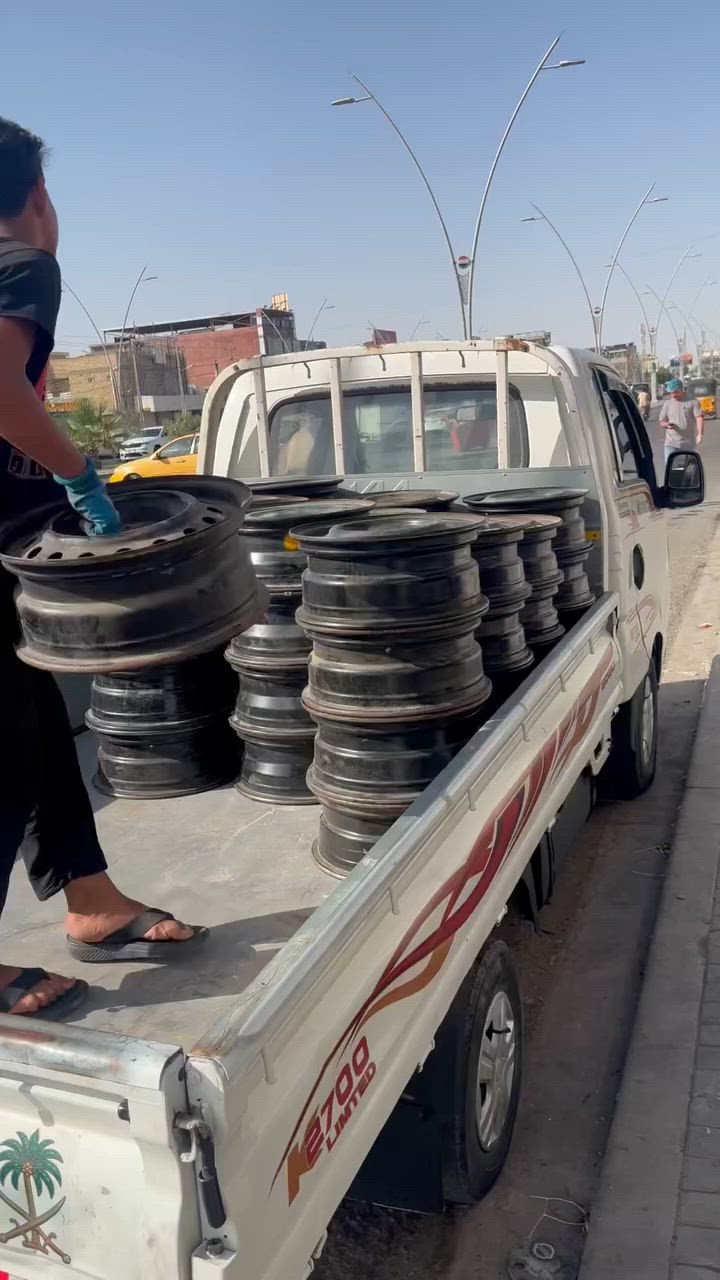 السلام عليكم متوفر جميع الويلات والتاير المستخدم والجديد بيع ومراوس بنسب السعار صبغ رنكات ويلكب عنواني جسر المعرض القبله ***********

