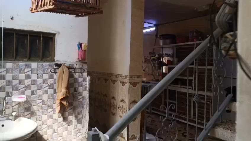 بيت للبيع لمساحه 125لمكان حي الغرير ***********
