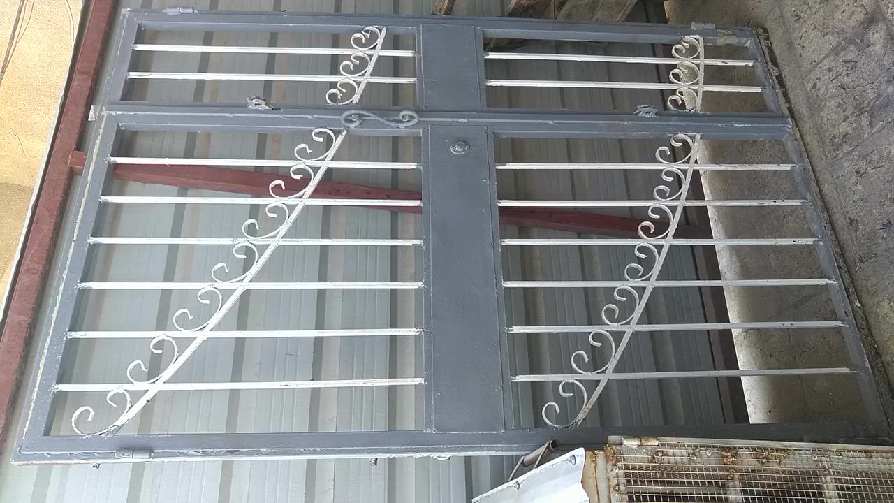 السلام عليكم باب طلاقه وربع حمايه 130 بمترتين نظيفه وقويه للبيع حي جهاد ***********
