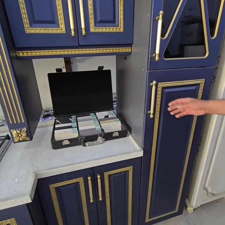 ✨ مطبخك يستحق يكون تحفة مو مجرد مطبخ!

إذا تدور على كاونتر يجمع بين الفخامة، الجودة، والسعر المناسب، فأنت بالمكان الصحيح.

🔹 تصاميم عصرية تناسب كل الأذواق
🔹 تنفيذ بدقة ومواد عالية الجودة
🔹 قياسات حسب طلبك
🔹 أسعار تنافسية مع هدايا قيمة 

📩 راسلنا هسه وخلي حلم مطبخك يصير حقيقة، واستفد من الاستشارة المجانية قبل التنفيذ.

معرض المهندس للديكورات والمطابخ العصرية
لأن التفاصيل هي اللي تصنع الفرق.
*********** واتساب
