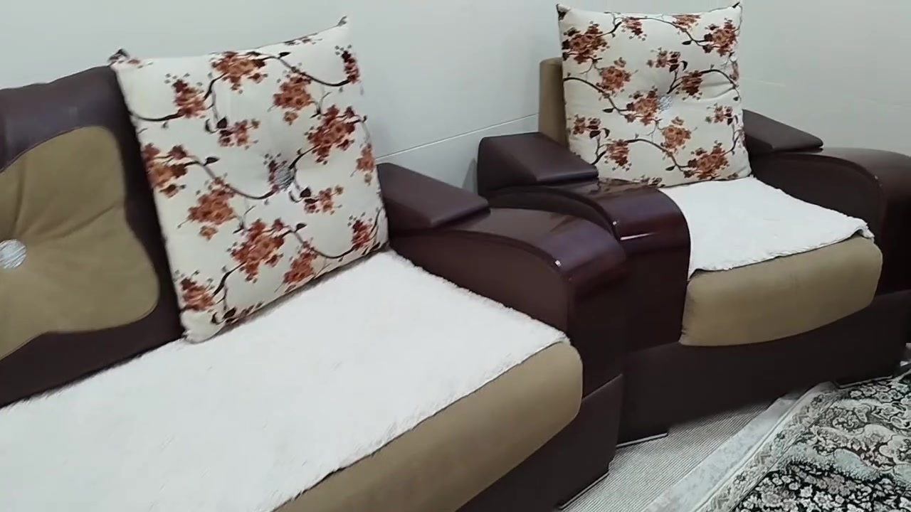 تاقم قەنەفە
نرخ 180 هەزار 
شوێن کۆیە
ڕەقەم ***********
